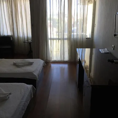 Otel Iyonya *