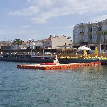 Iyonya Urla